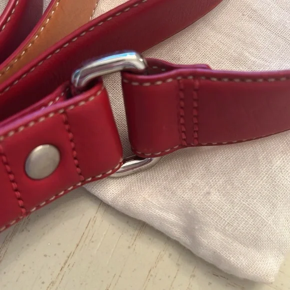 Dog leash Coach Dog leash Like new deep red color very classic - Picture 7 of 8